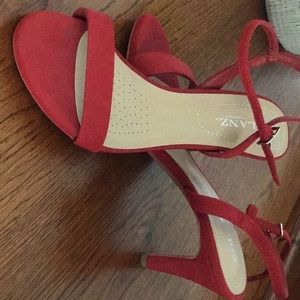 Women’s heels. Size 8